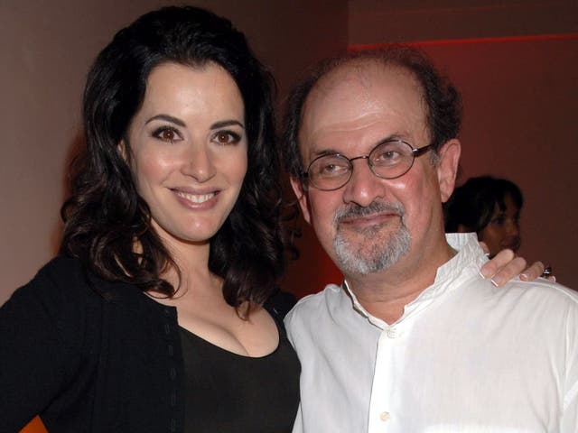 <p>Nigella Lawson and Salman Rushdie in 2005 </p>