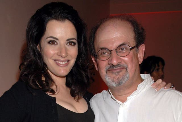 <p>Nigella Lawson and Salman Rushdie in 2005 </p>