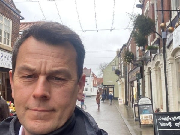 MP raised questions after posting same selfie three times