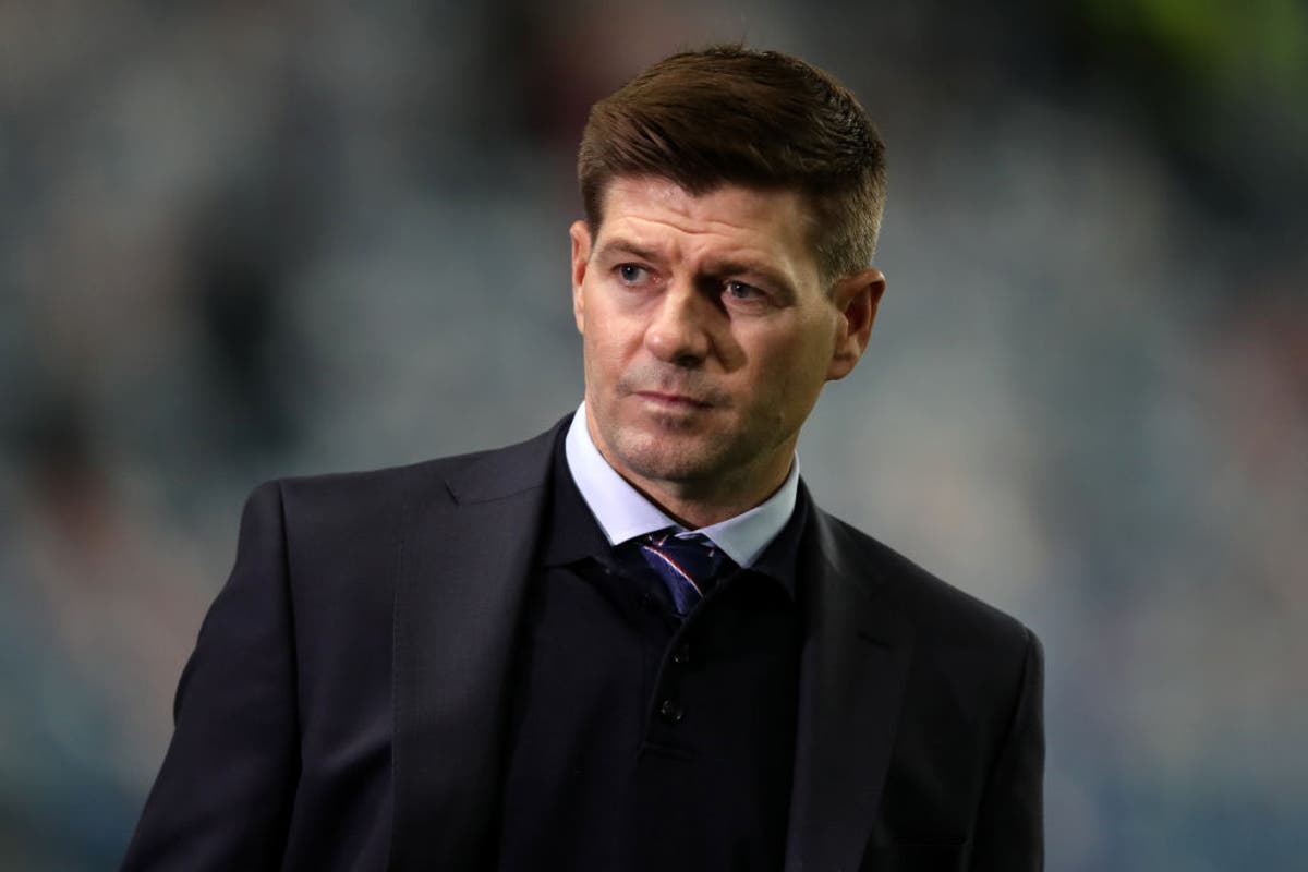 Steven Gerrard to Liverpool &lsquo;should not be on the agenda now&rsquo;, Jamie Carragher claims