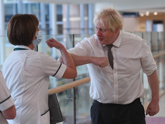 <p>On top of everything else, Johnson failed to wear a mask on a hospital visit </p>