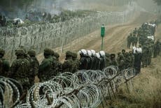 Liz Truss calls on Putin to intervene in Belarus migrant crisis