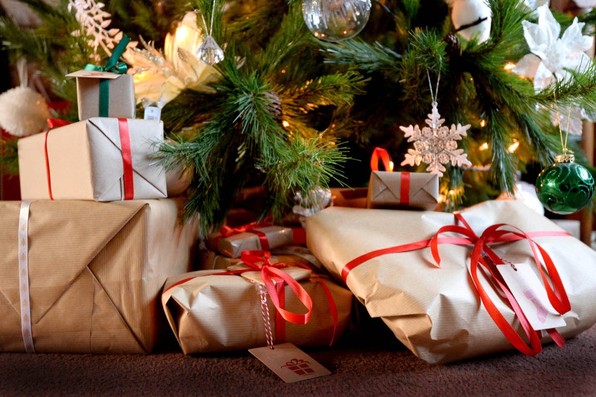 UK could face &lsquo;challenge&rsquo; on supply of presents this Christmas, Downing Street admits