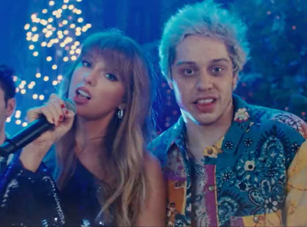 <p>Taylor Swift and Pete Davidson on SNL</p>