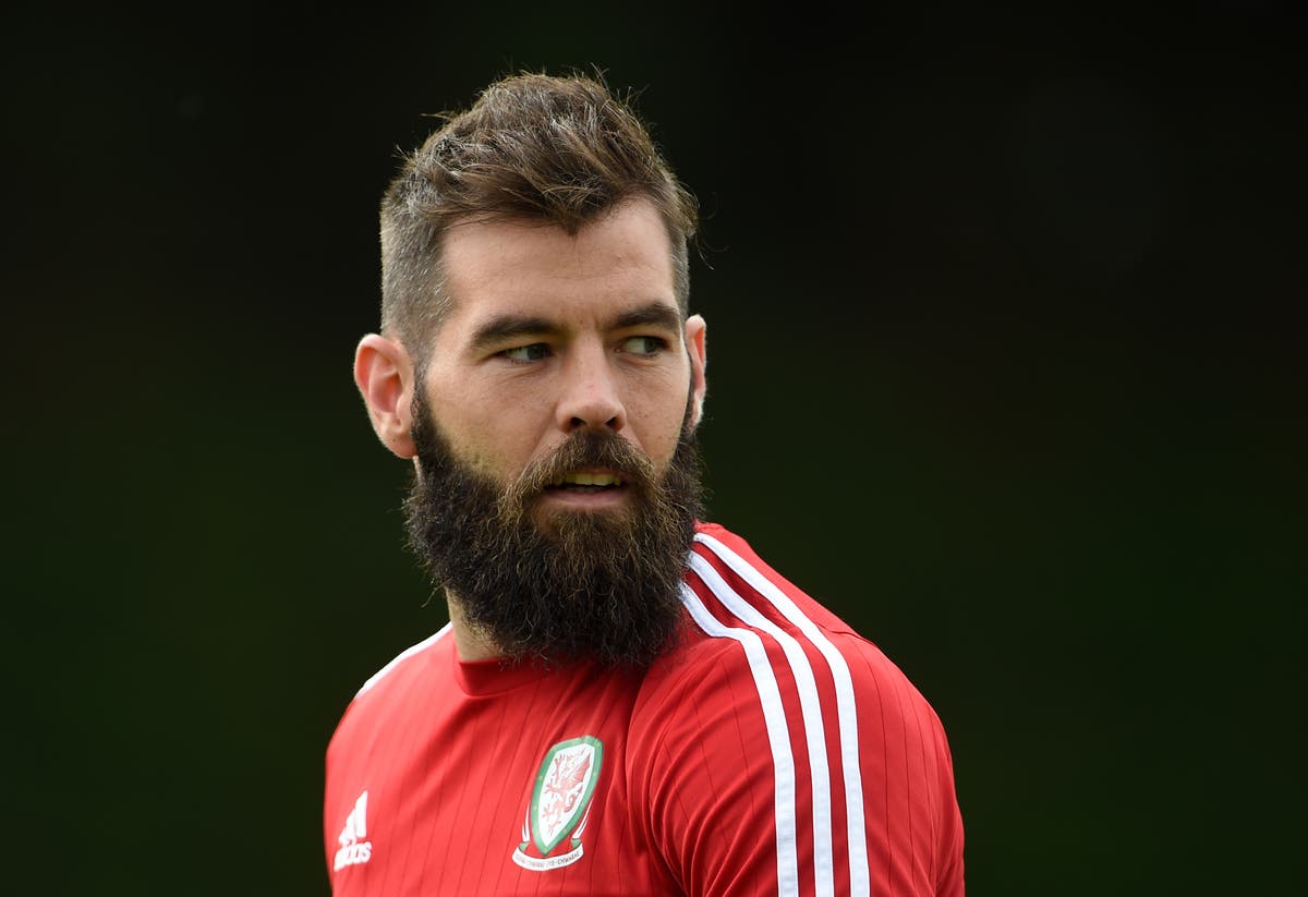 Former Wales midfielder Joe Ledley announces retirement