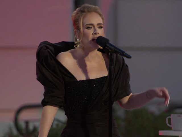 <p>Adele sings at the Griffith Observatory in Los Angeles </p>
