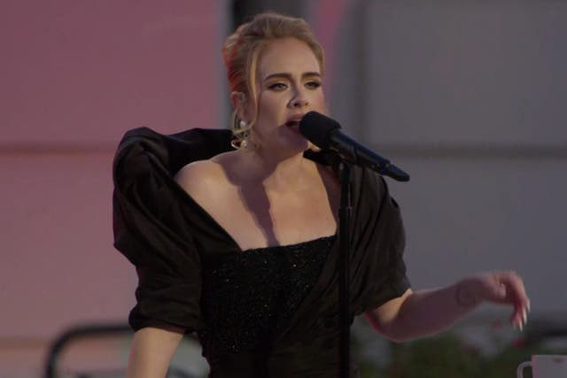 <p>Adele sings at the Griffith Observatory in Los Angeles </p>