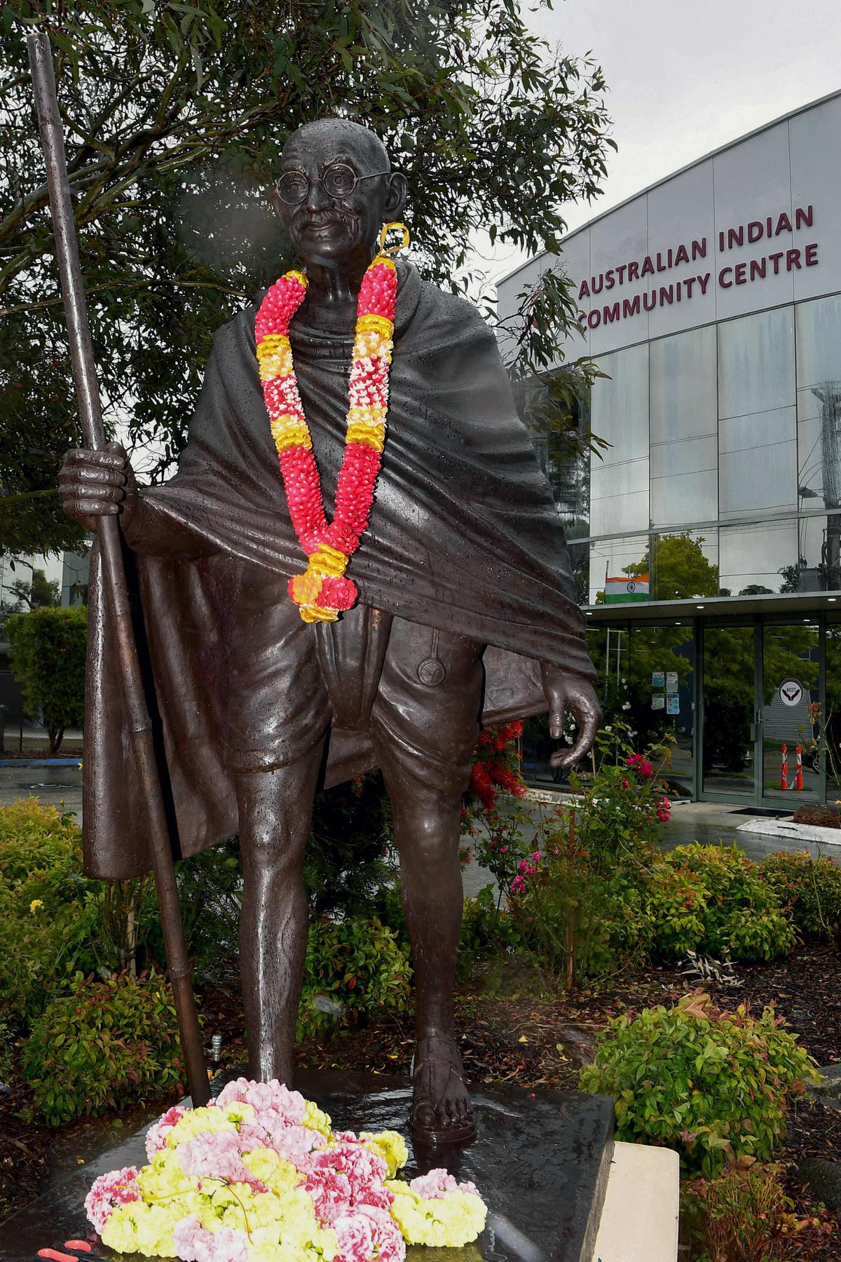 Lifesized bronze statue of Mahatma Gandhi vandalised in Melbourne