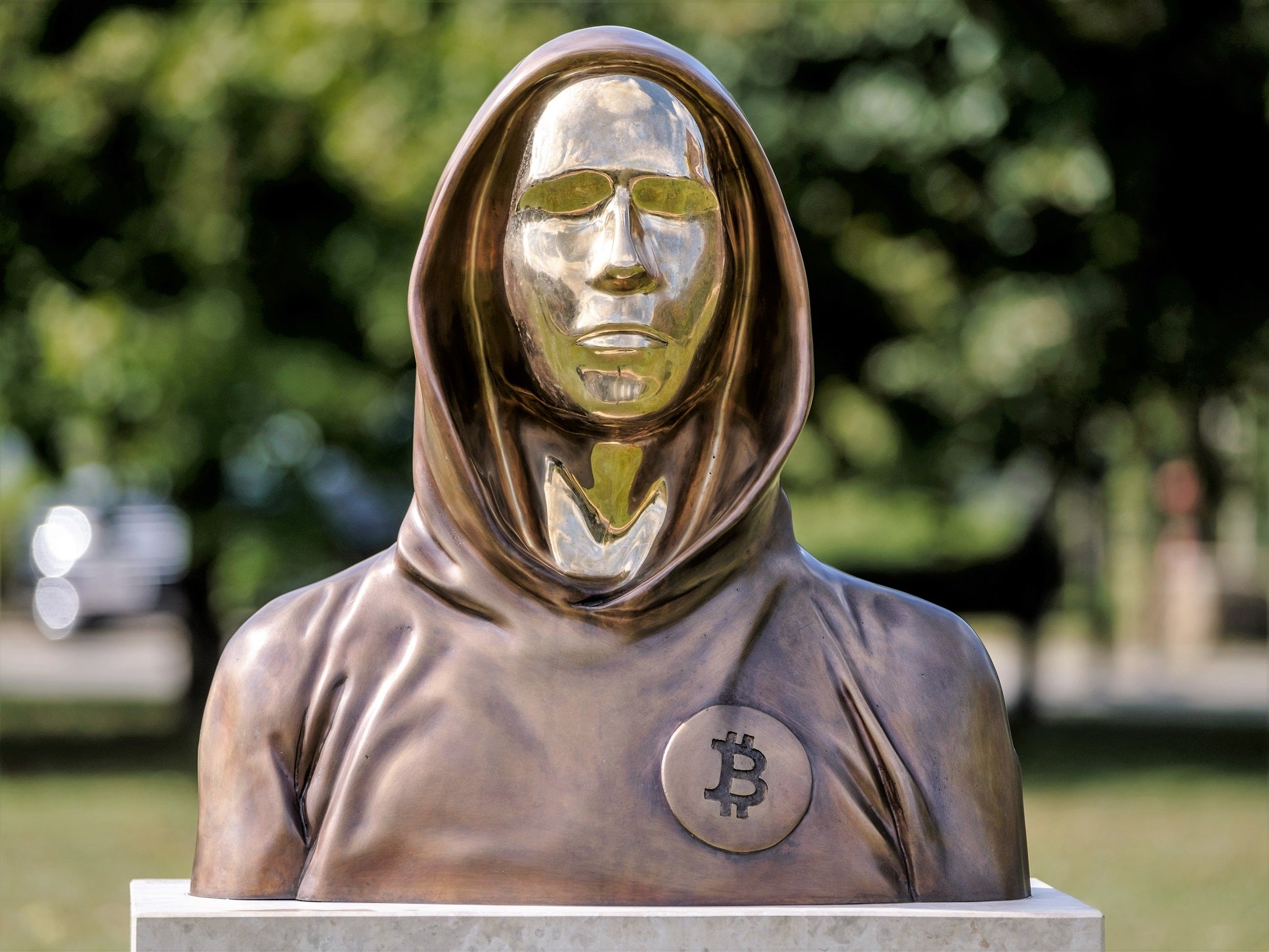 File: A statue of Satoshi Nakamoto that was unveiled in Budapest, Hungary