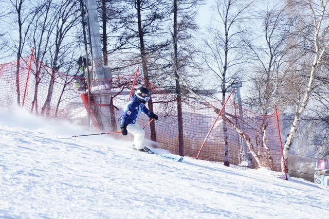 <p>Fu Yan practices skiing at Wanlong Ski Resort, Hebei province, last year</p>