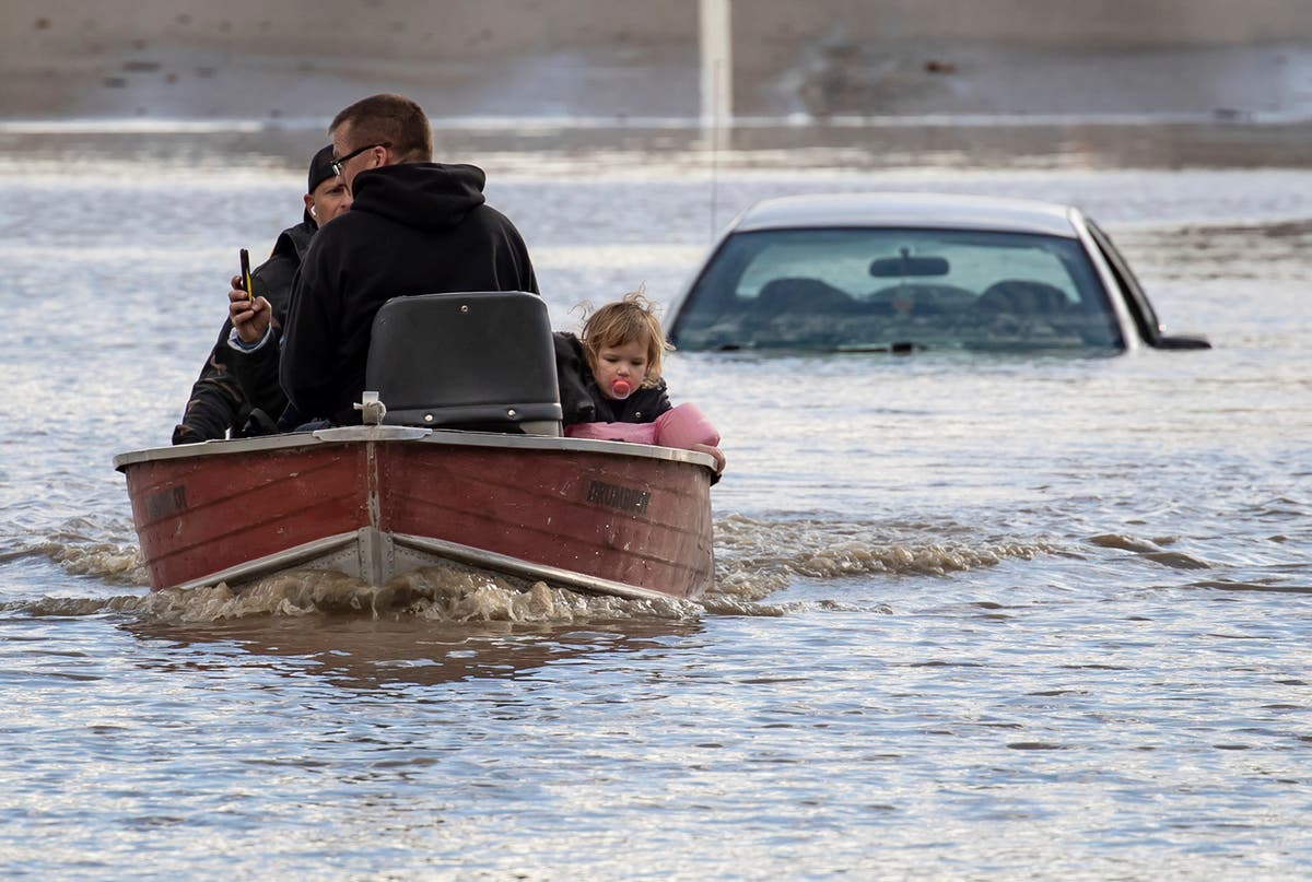 At least 1 dead from mudslides in Canada after heavy rains