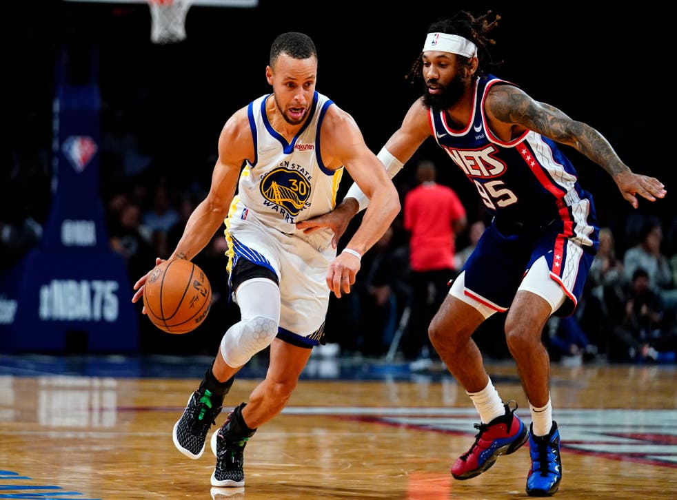 Stephen Curry (left) claimed 37 points for the Golden State Warriors (Frank Franklin II/AP)