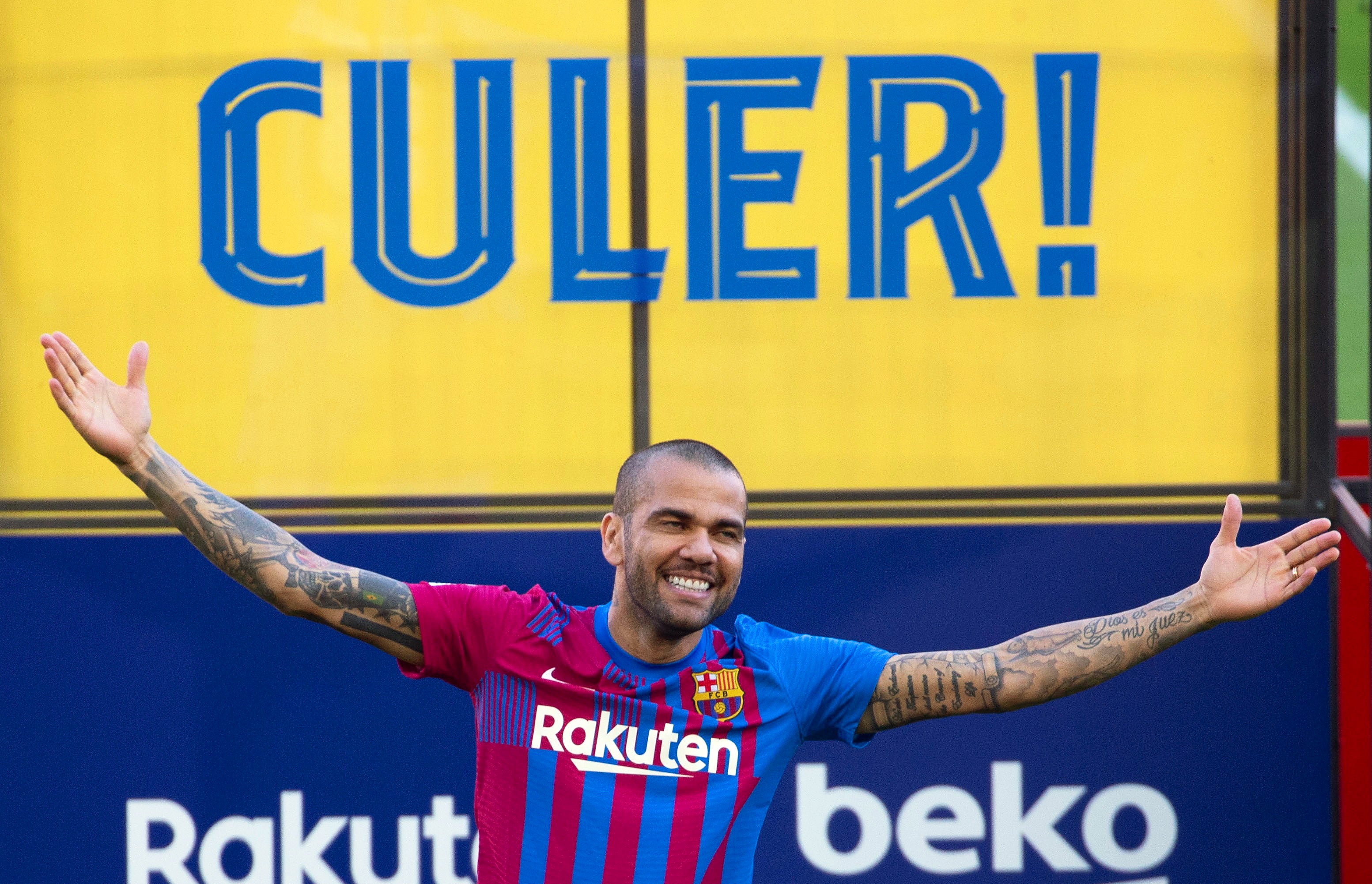 Dani Alves is back at Barcelona
