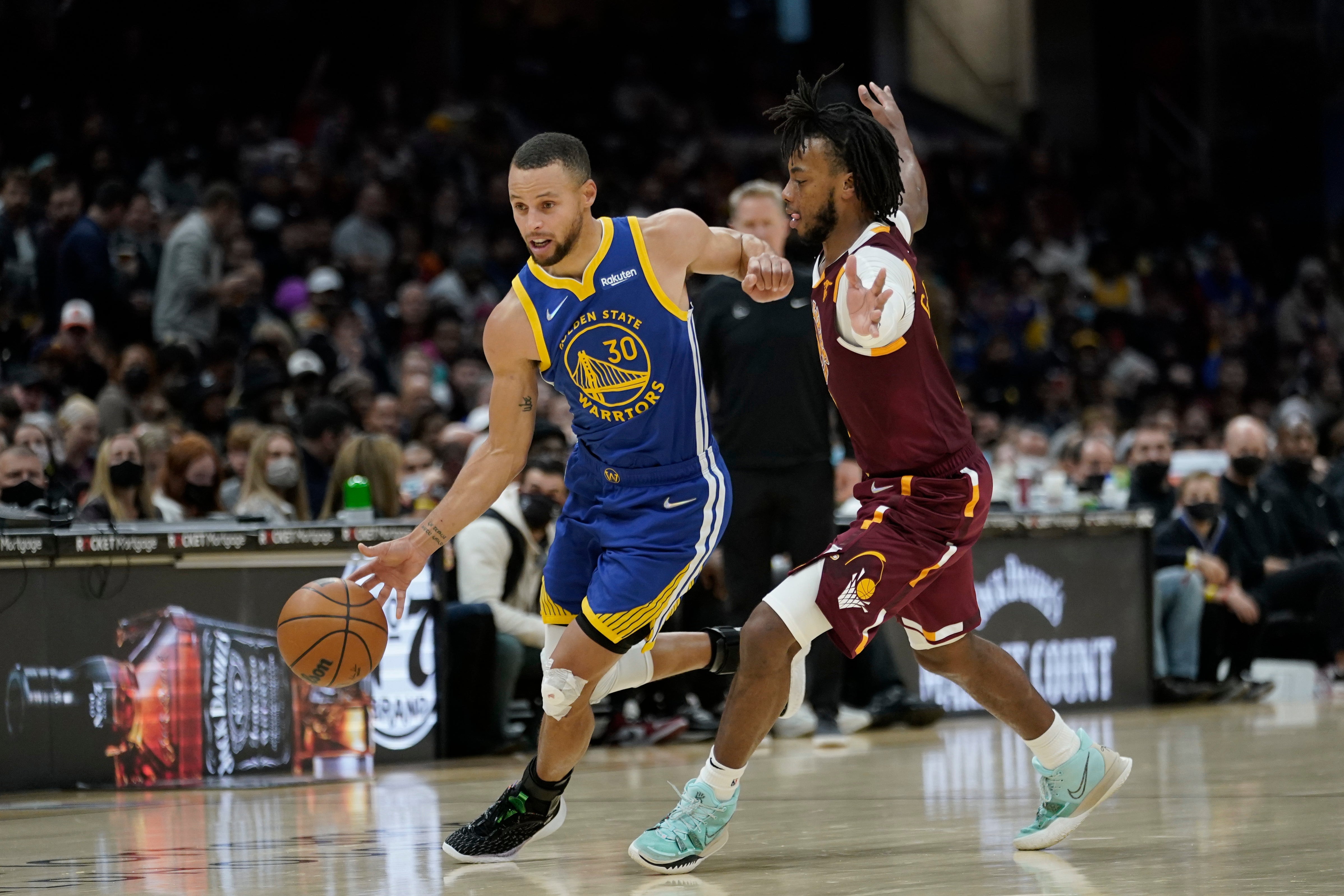 Stephen Curry scores 40 points as Golden State Warriors beat Cleveland Cavaliers The Independent
