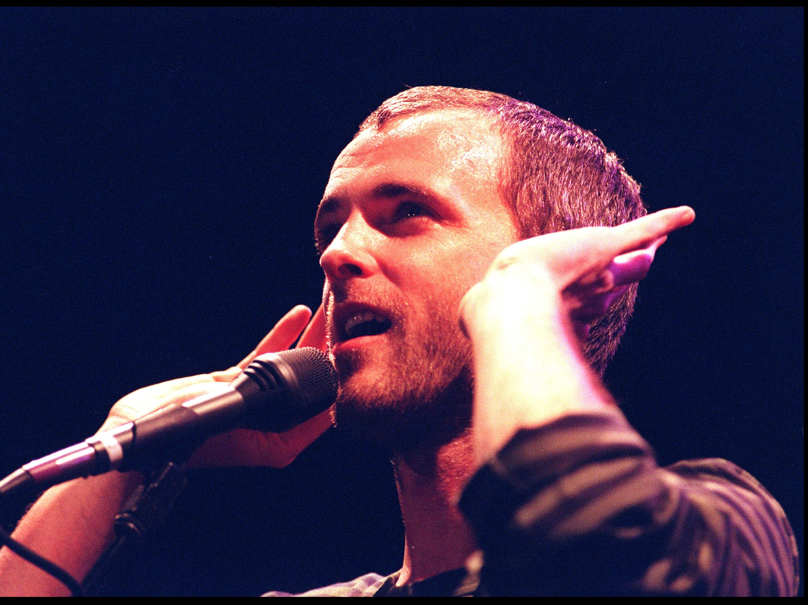 Fran Healy of Travis performing at the Wiltern Theater, Los Angeles, 2000