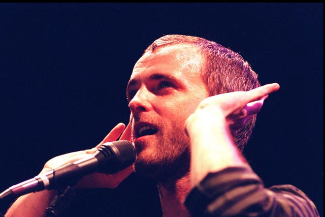 <p>Fran Healy of Travis performing at the Wiltern Theater, Los Angeles, 2000</p>