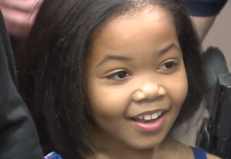 Journee Nelson luchó contra un ladrón que atacó a su madre