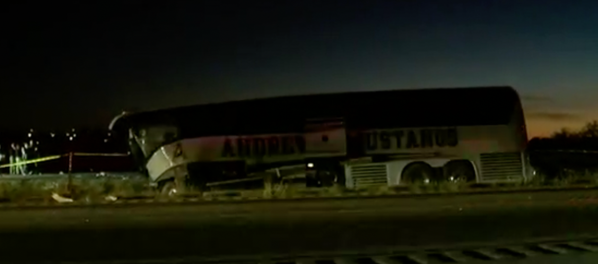 Three dead after school band&rsquo;s bus crashes in Texas