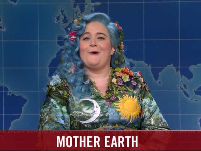 <p>Aidy Bryant as ‘Mother Earth’ on Saturday Night Live, 20 November 2021</p>