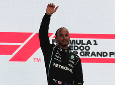 Lewis Hamilton wins Qatar Grand Prix to close gap on Max Verstappen