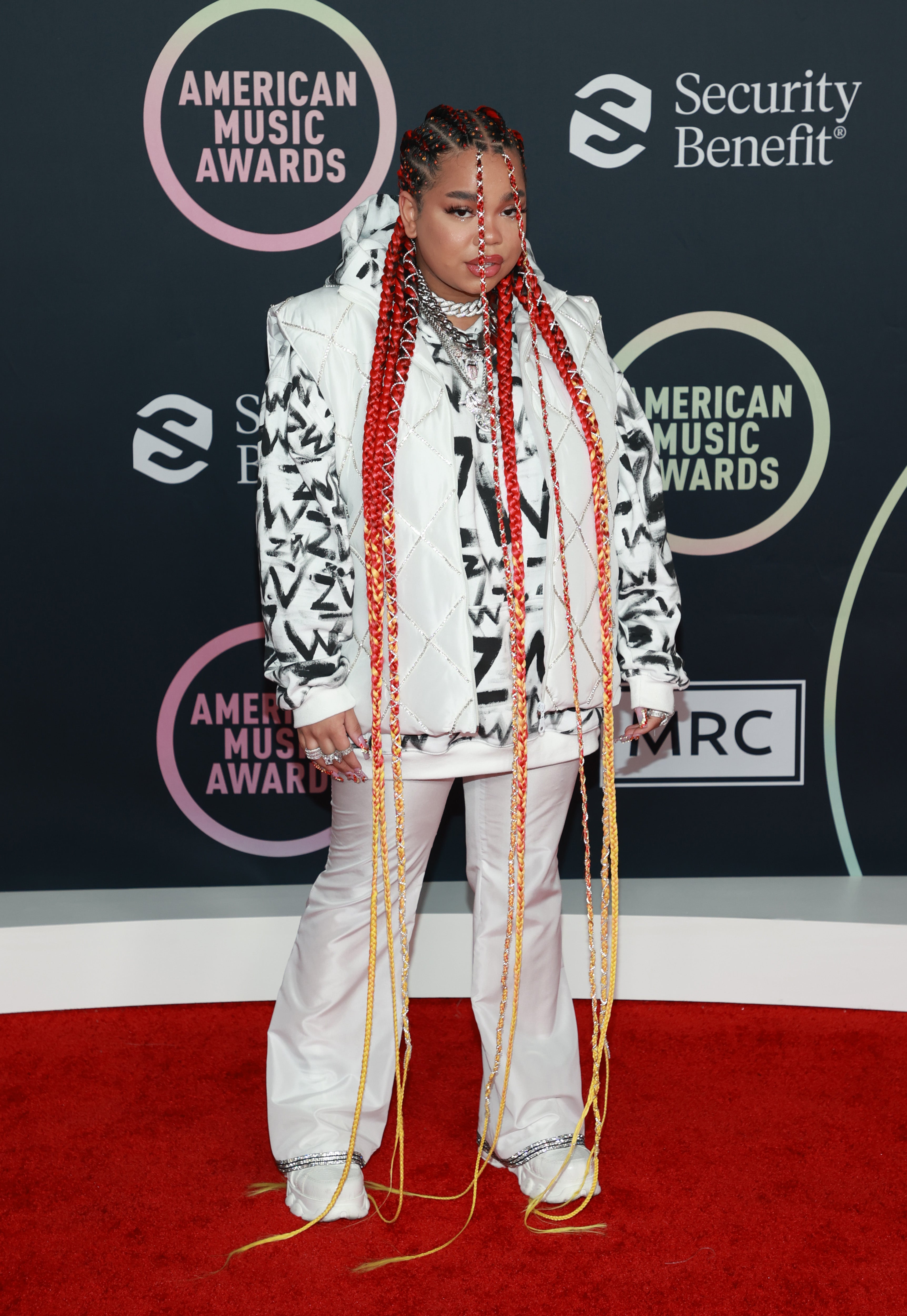 American Music Awards 2021: Daring Celebrity Looks on the Red Carpet