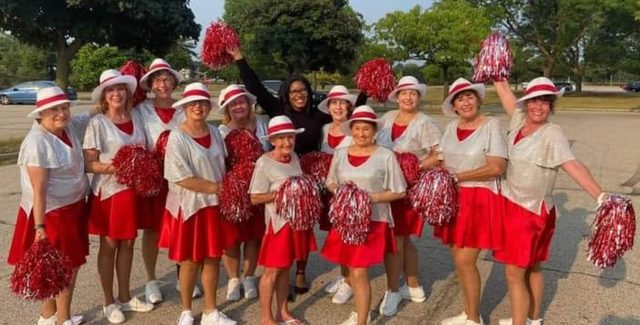 Los miembros de Wisconsin Dancing Grannies se encuentran entre las víctimas de un ataque en el desfile de Navidad en Waukesha.