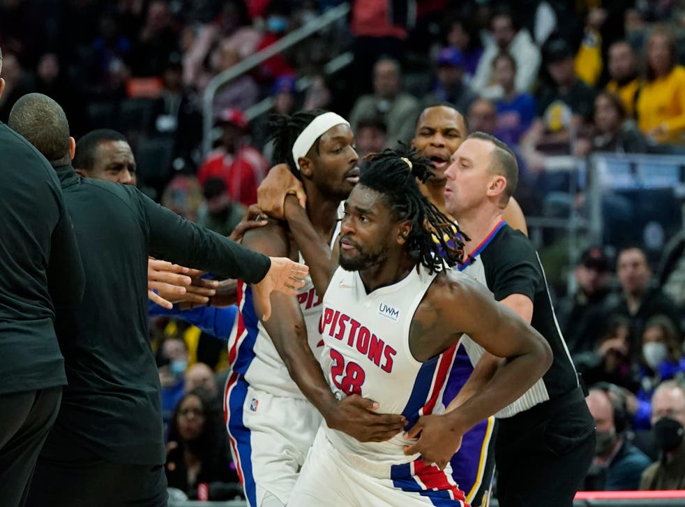 LAKERS-PISTONS-SUSPENSIONES