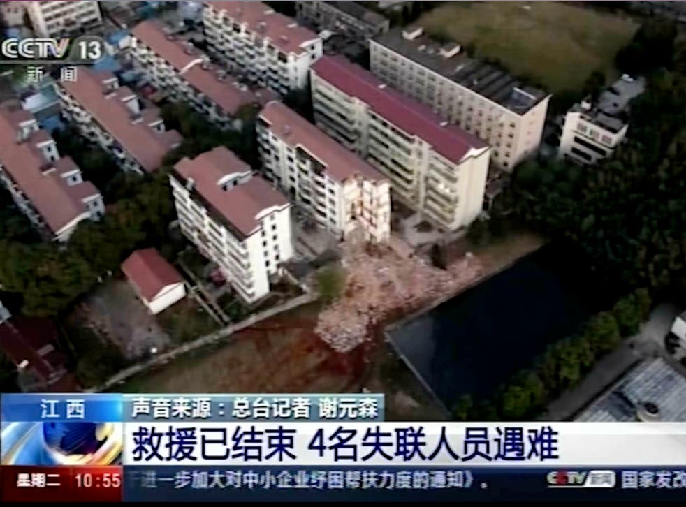 CHINA-EDIFICIO DERRUIDO