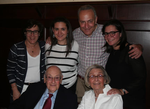 <p>Chuck Schumer’s father Abe has passed away</p>