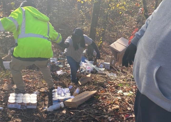 Sheriff says hundreds of FedEx packages found tossed in Alabama ravine