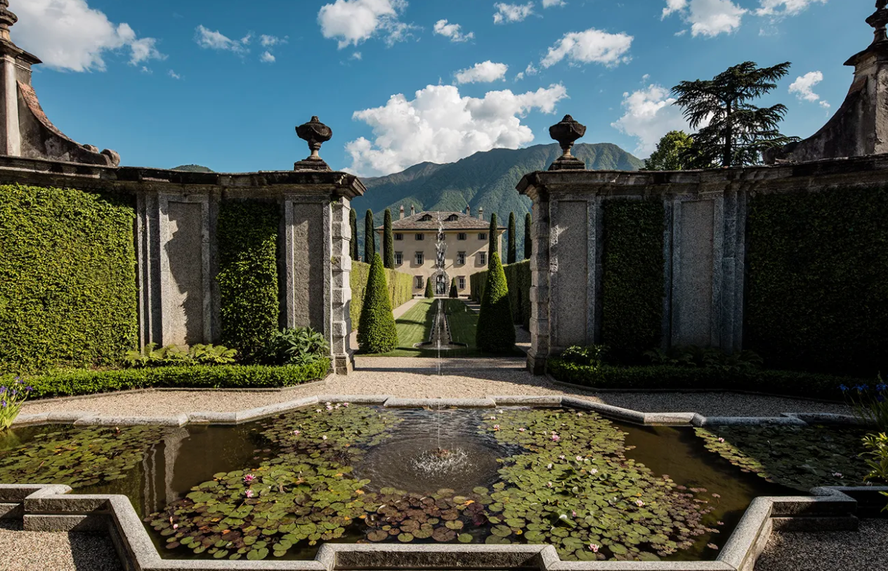 Villa Balbiano is a historical palazzo that once belonged to the famous Cardinal Tolomeo Gallio