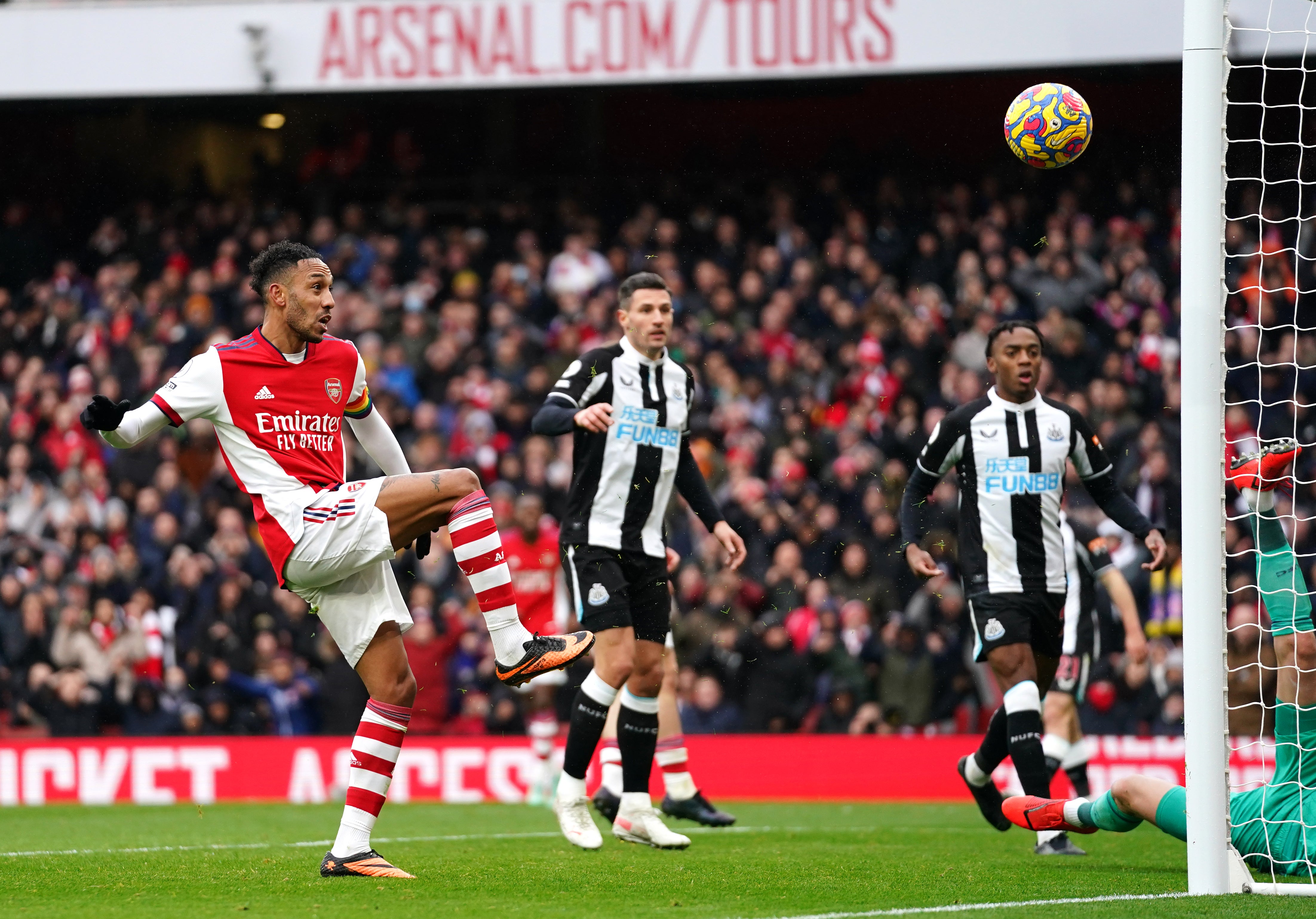 Pierre-Emerick Aubameyang misses a glorious first-half chance (John Walton/PA)