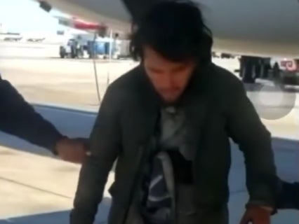 The unidentified man on the tarmac of the Miami International Airport, after arriving in the landing gear of the American Airlines flight on 27 November 2021