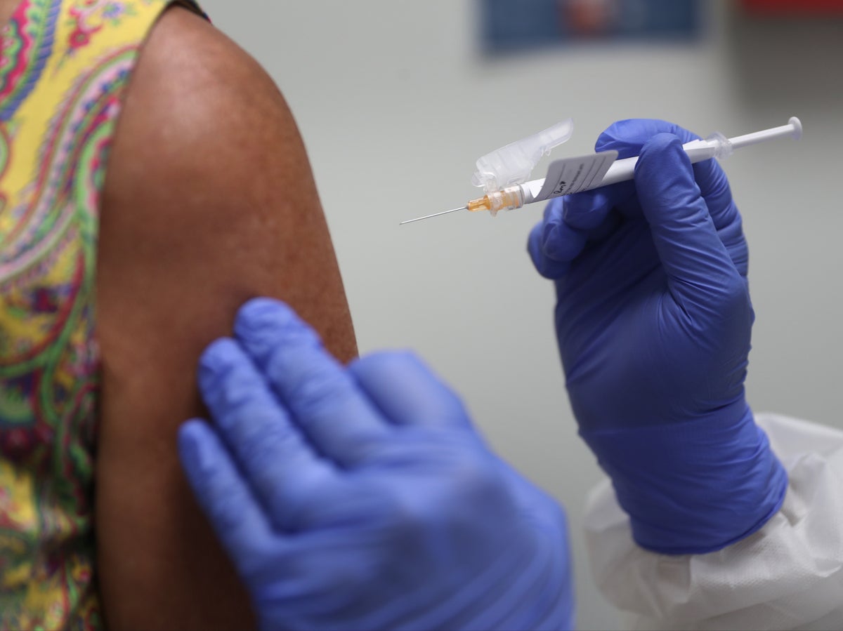 judge blocks federal health care worker vaccine mandate in 10 states the independent