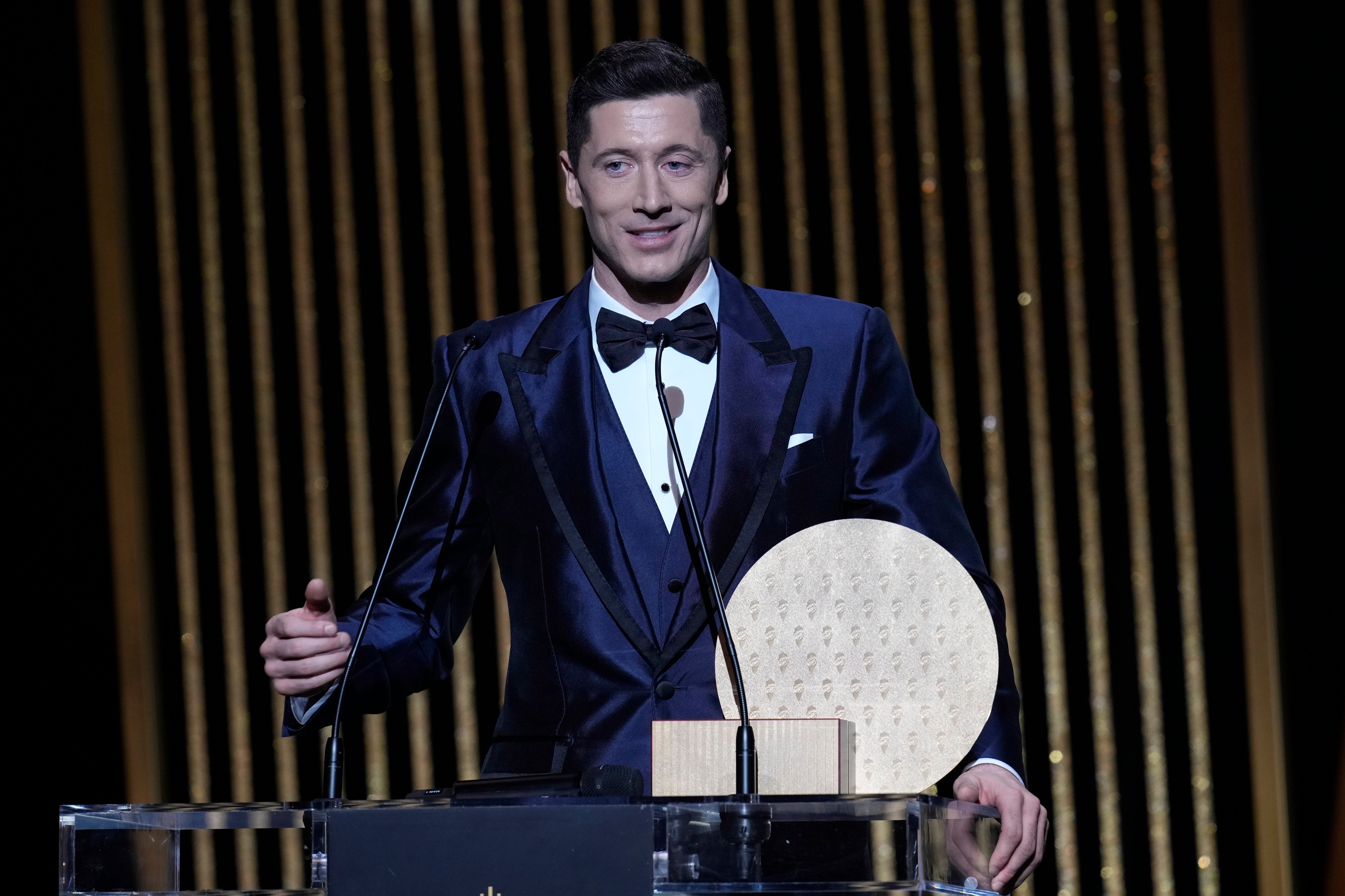 Robert Lewandowski Wins Striker Of The Year At Ballon Dor 2021 Award Ceremony After Prolific 8618