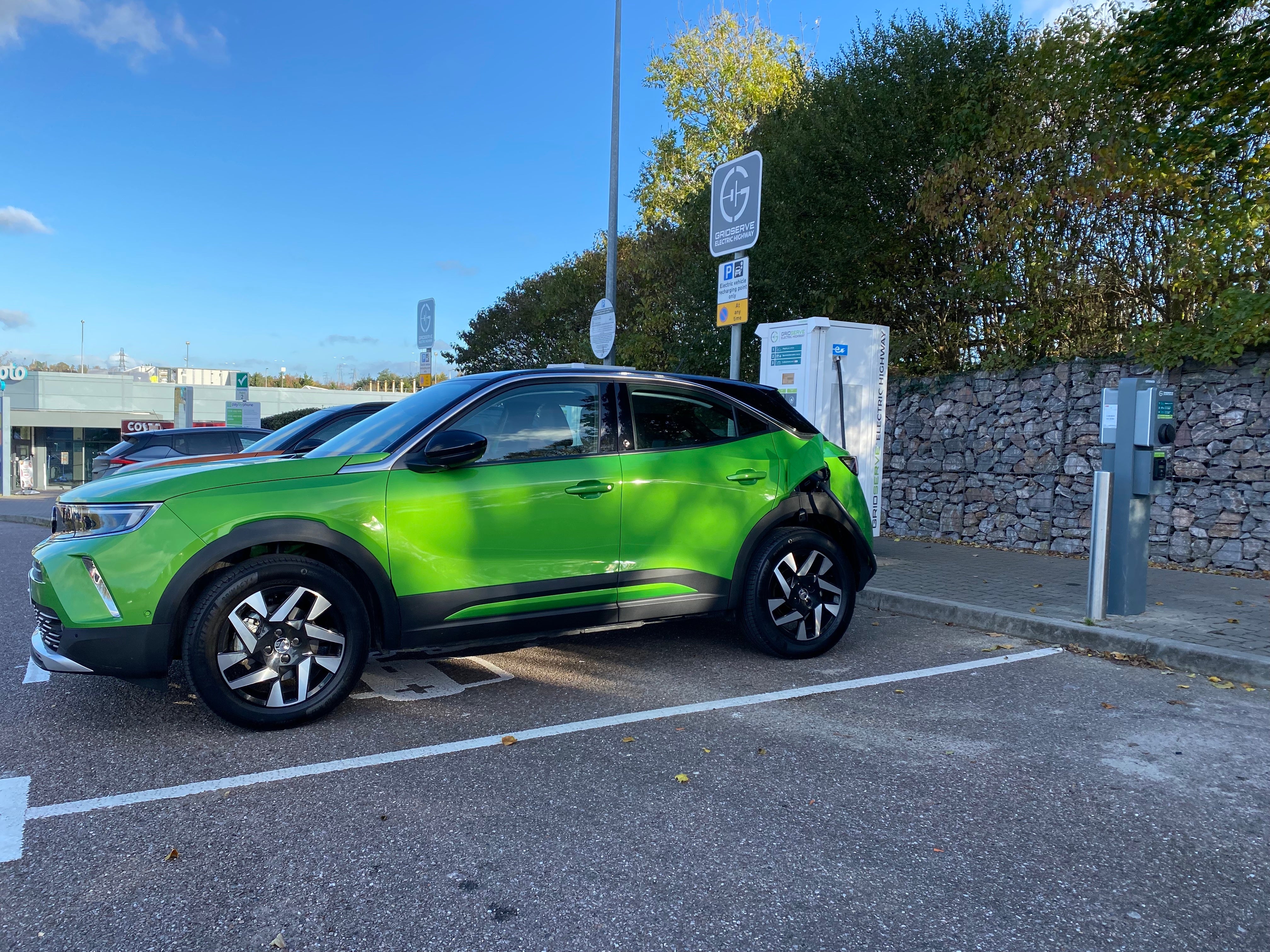A quick coffee and a stretch of the legs while I top up the new all-electric Vauxhall Mokka-e.