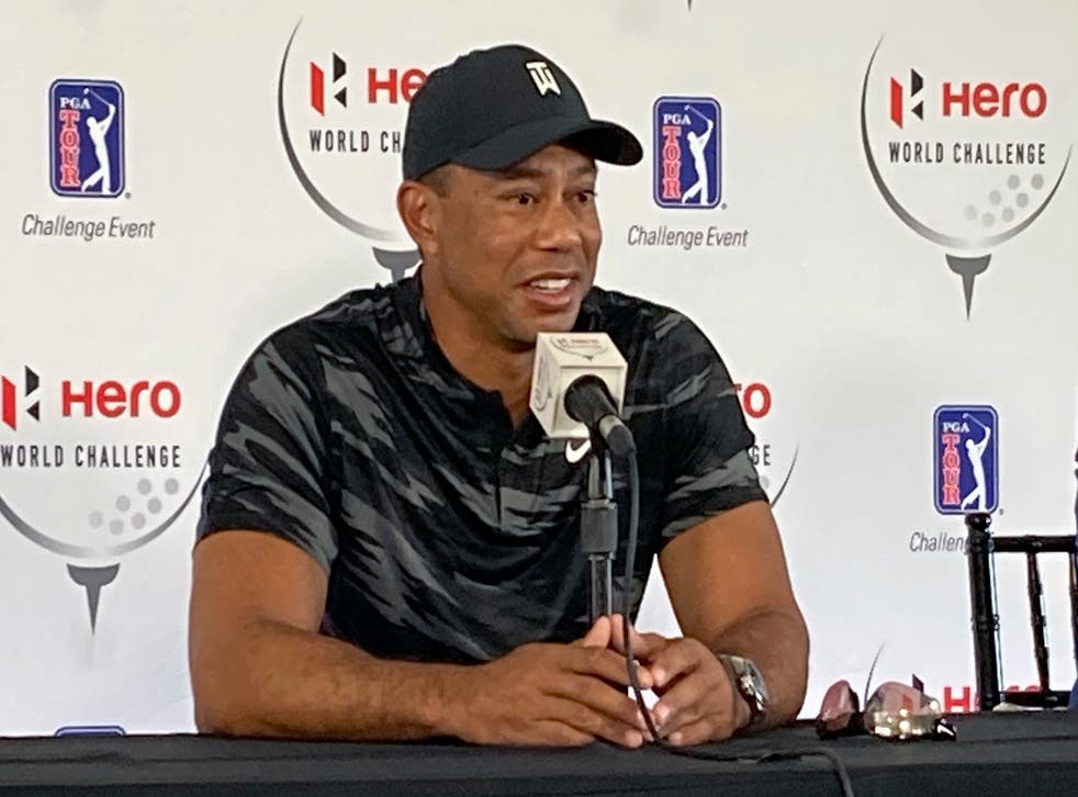 Tiger Woods celebró su primera conferencia de prensa desde el accidente automovilístico de febrero (Doug Ferguson / AP)