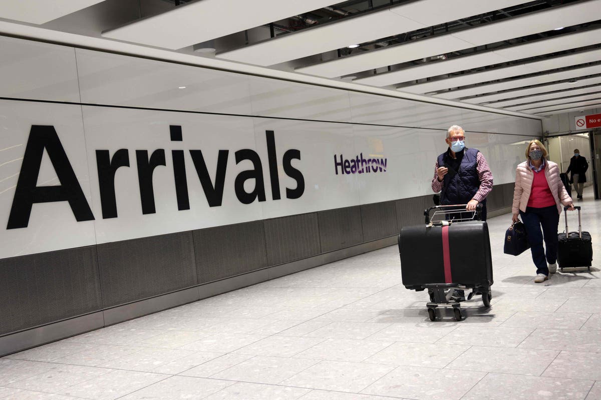 Labour demands government introduces pre-departure Covid tests for all travellers to UK