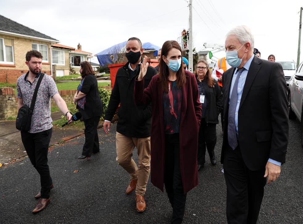 <p>Auckland mayor Phil Goff (R) with prime minister Jacinda Ardern</p>