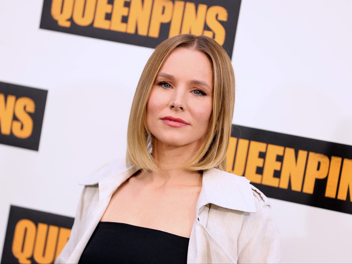 Kristen Bell explains how she and Dax Shepard are teaching children to &lsquo;reject the stress of the holidays&rsquo;