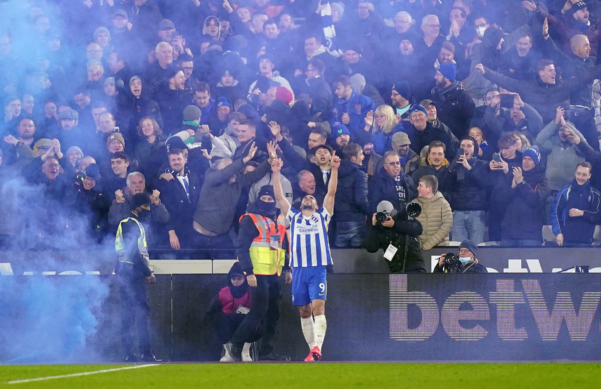 Neal Maupay&rsquo;s overhead kick snatches Brighon last-gasp point at West Ham