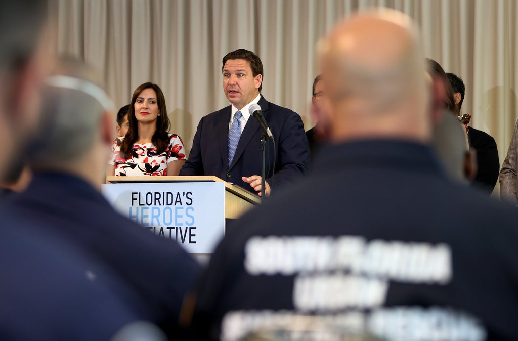 Ron DeSantis calls for Florida state military guard that he would control Ron DeSantis calls for Florida state military guard that he would control