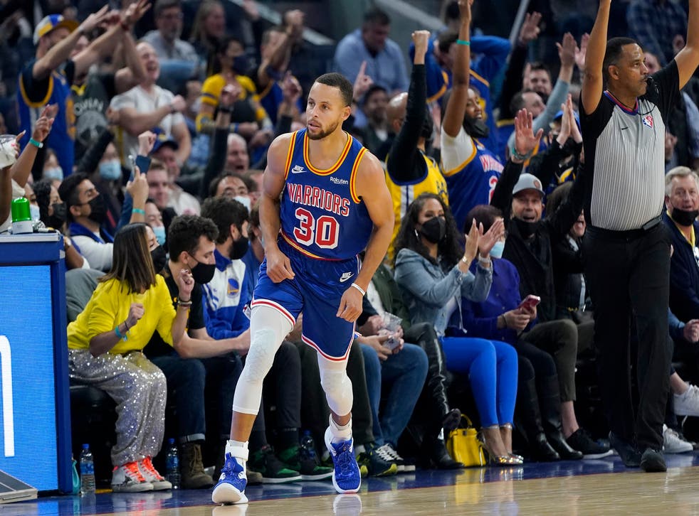 Stephen Curry inspired Golden State Warriors to victory (Jeff Chiu/AP)