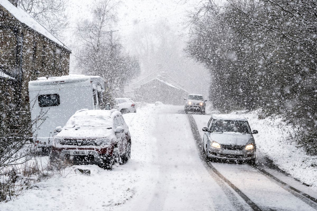 Uk Weather More Snow To Come As Thousands Face Second Weekend Without Power The Independent