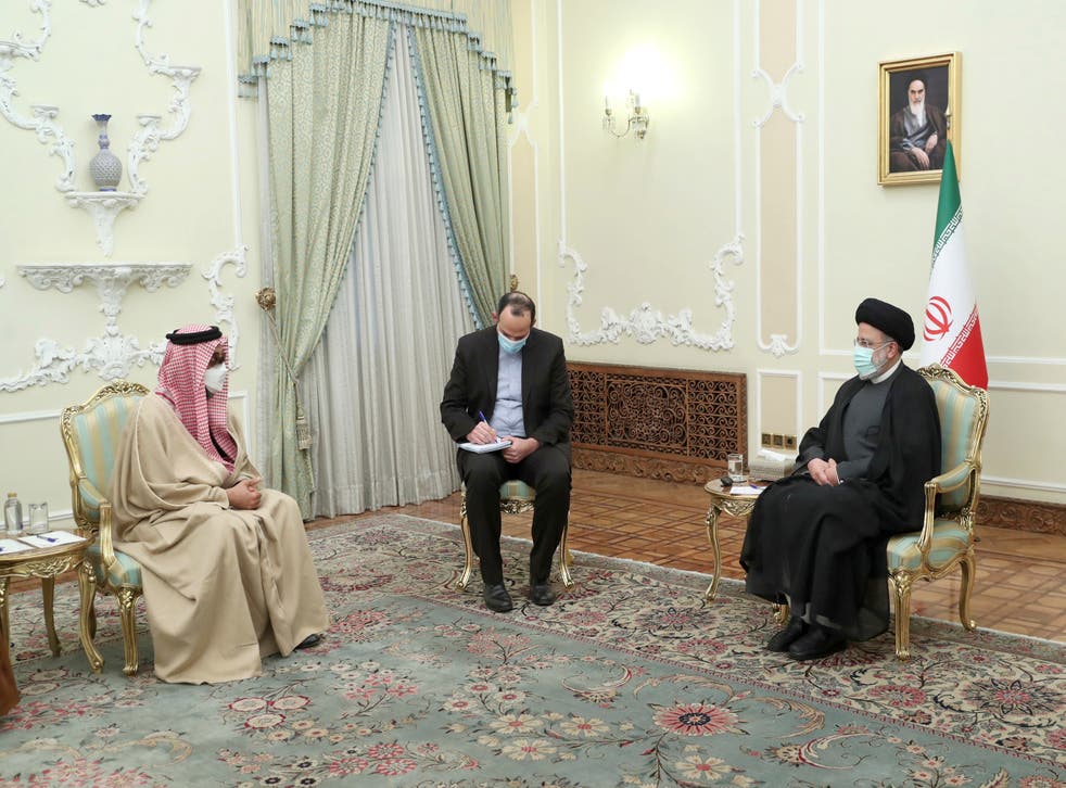 IRAN-EMIRATOS