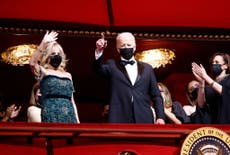 Biden laughs as he’s roasted by SNL’s Michael Che at Kennedy Center Honors