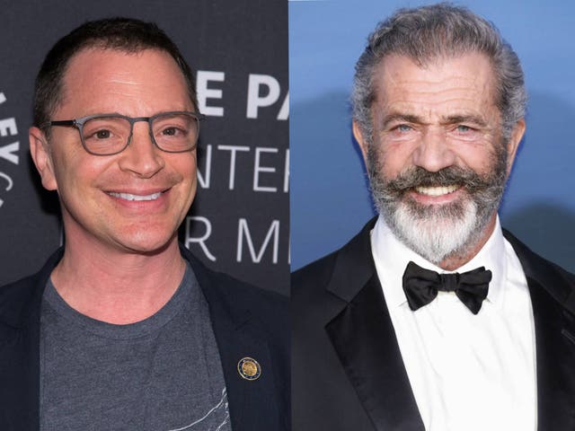 <p>Joshua Malina and Mel Gibson </p>