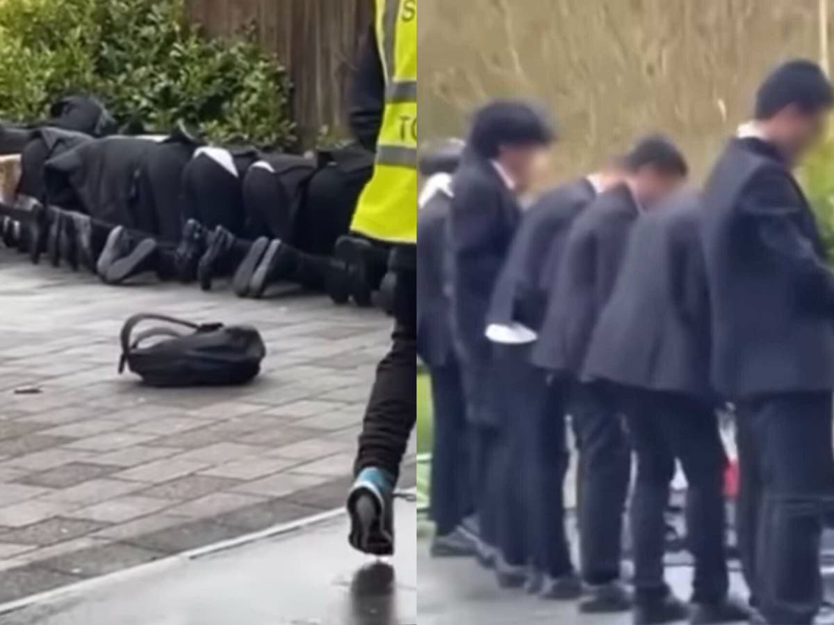 School apologises after Muslim students pictured praying outside in cold weather School apologises after Muslim students pictured praying outside in cold weather