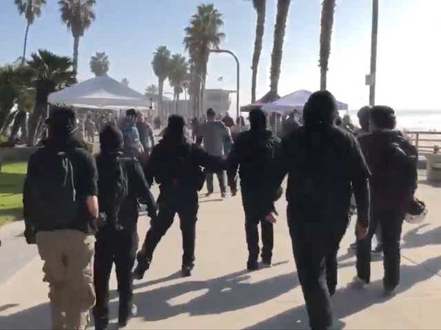 Presuntos contramanifestantes que en enero perturbaron una 'Marcha Patriota' en San Diego
