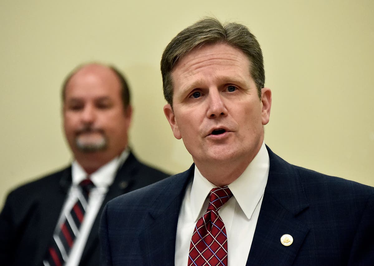 Prison commissioner stepping down from troubled department 